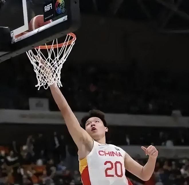 点出其主要问题 速度匹配不上现代篮球人生就是搏杨瀚森将参加特训 ！王治郅(图4)